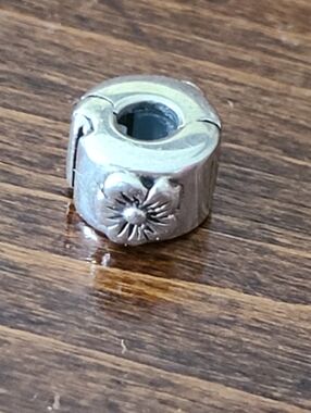 Chamilia Floral Clip Bead Charm 925